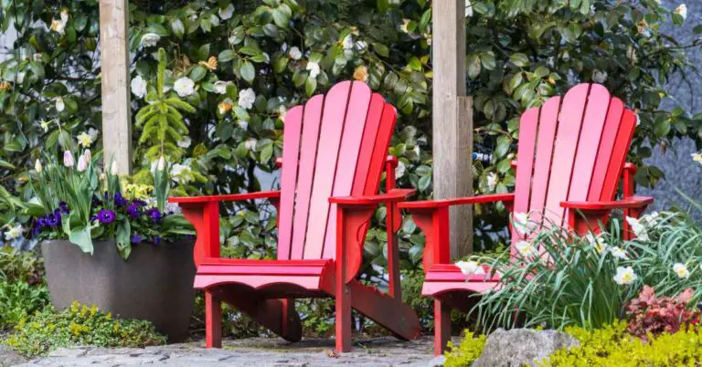 How to Paint Wood Chairs with Spray Paint